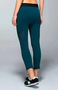 Lululemon Athletica Warp Knit Tight- Alberta Lake